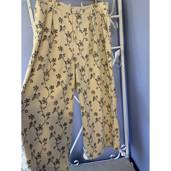 CORDUROY FLORAL MIDDLE WAIST WIDE LEG TROUSERS CURVE & PLUS OXL - Picture 1 of 8